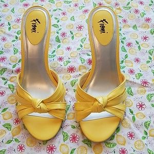 NWOT Yellow Sandals